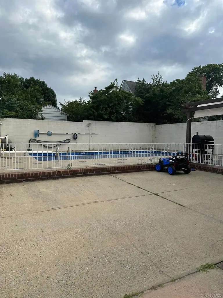 151-60 7 Avenue Whitestone NY 11357