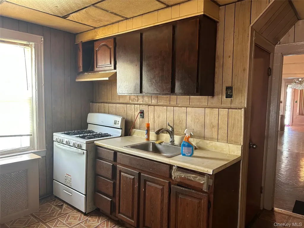 984 Troy Avenue Brooklyn NY 11203