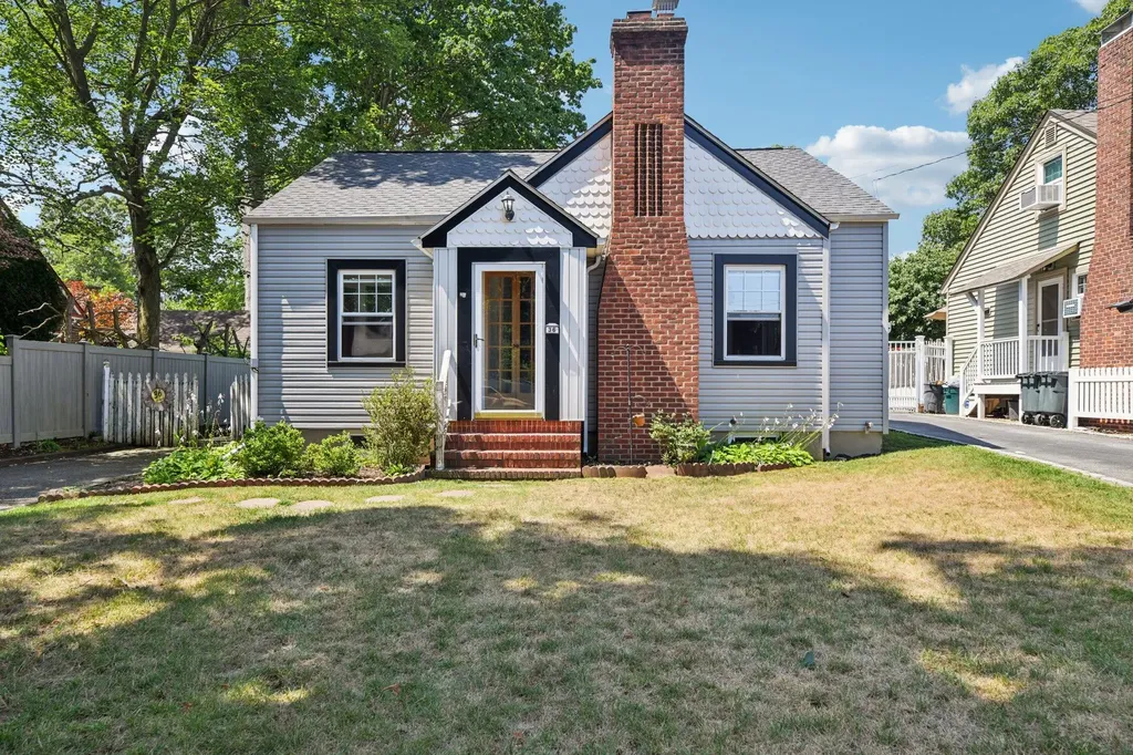 36 Lou Avenue Kings Park NY 11754