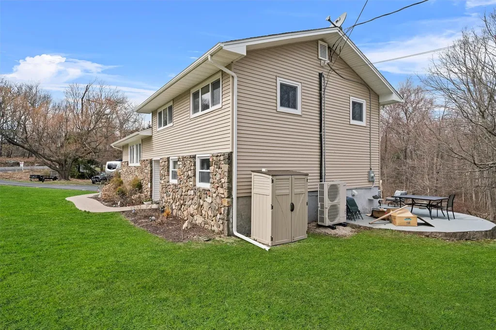 312 W Mombasha Road Monroe NY 10950