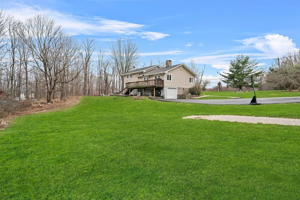 312 W Mombasha Road Monroe NY 10950