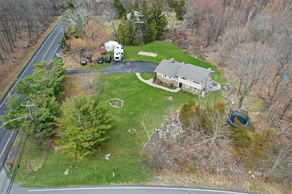 312 W Mombasha Road Monroe NY 10950