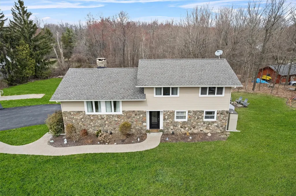 312 W Mombasha Road Monroe NY 10950