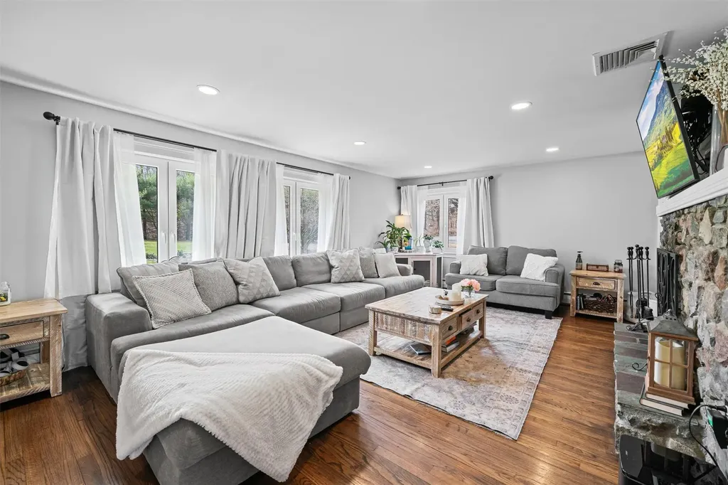 312 W Mombasha Road Monroe NY 10950