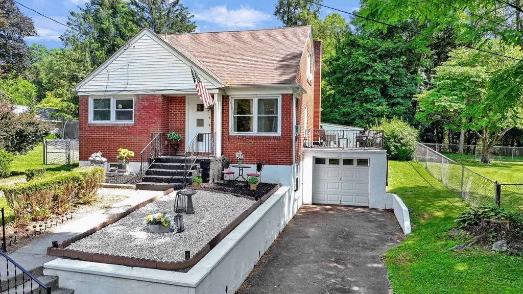 104 Coldenham Road Walden NY 12586