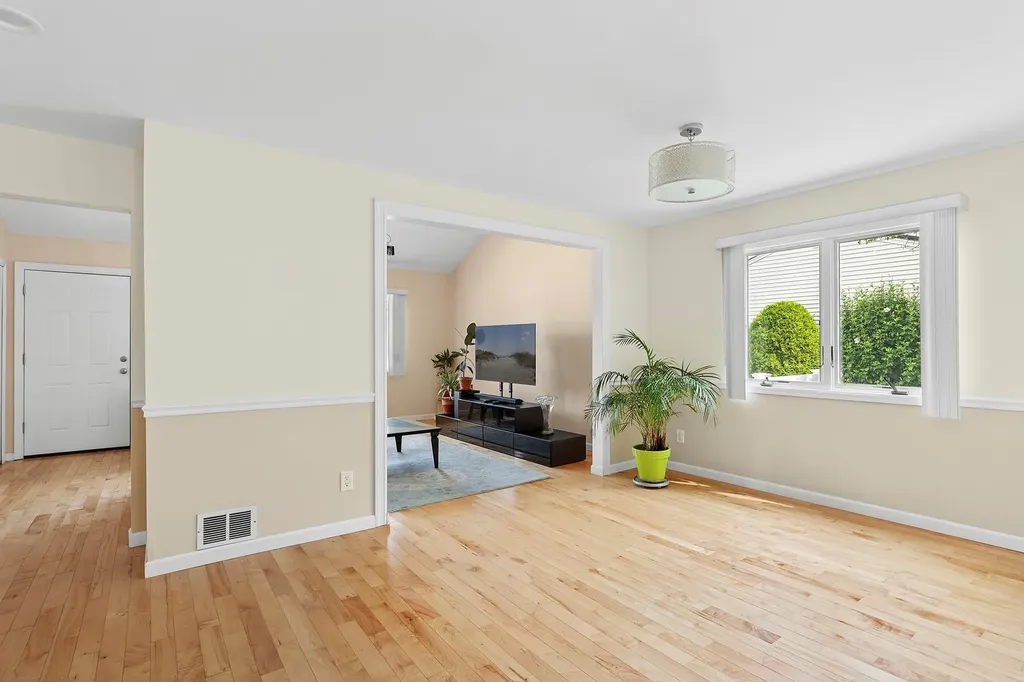45 Elmtree Lane Jericho NY 11753
