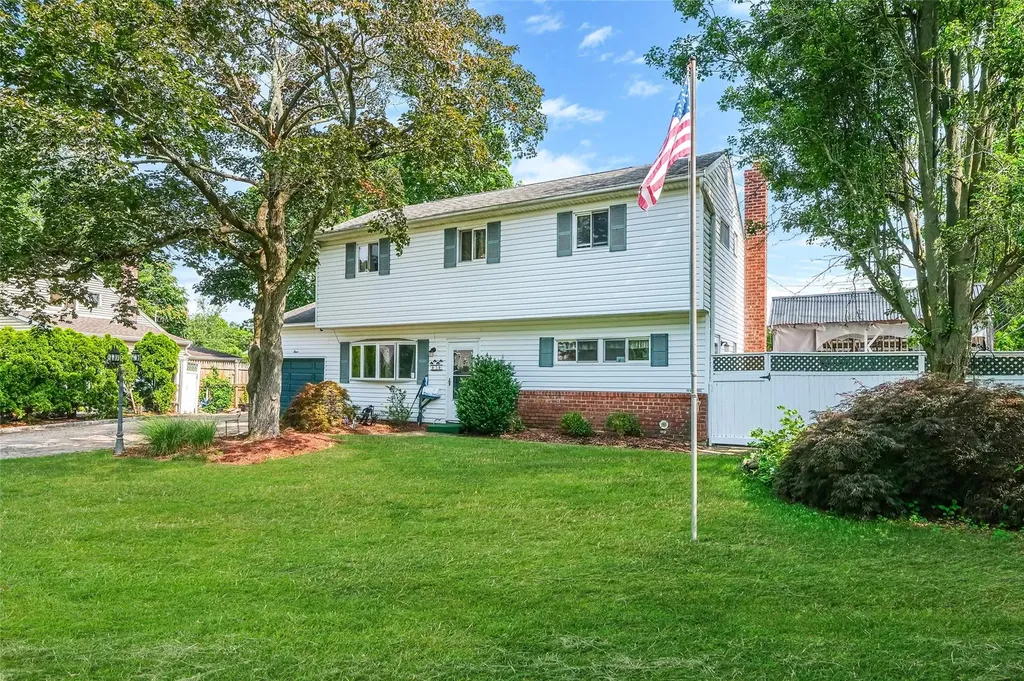 3 Woods Lane Centereach NY 11720