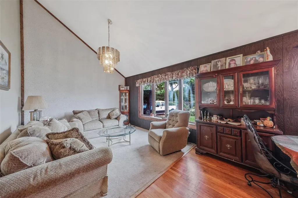 3 Woods Lane Centereach NY 11720
