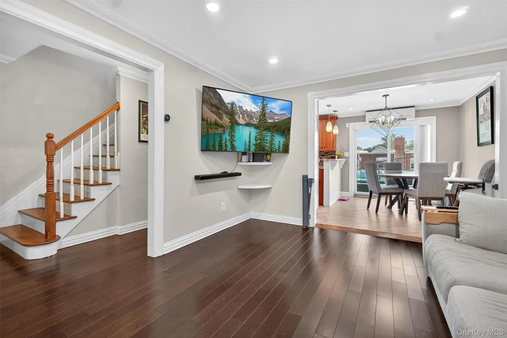 1004 Balcom Avenue Bronx NY 10465