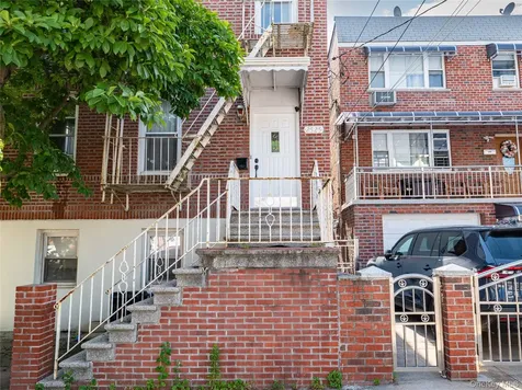 2525 Radcliff Avenue Bronx NY 10469
