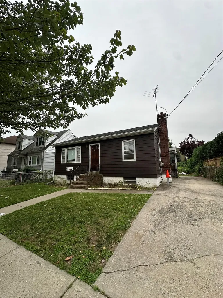 100 Atlantic Avenue Staten Island NY 10304