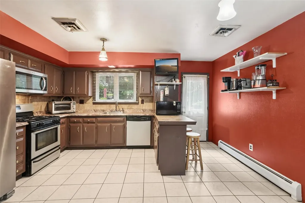 11 Lancaster Lane Monsey NY 10952