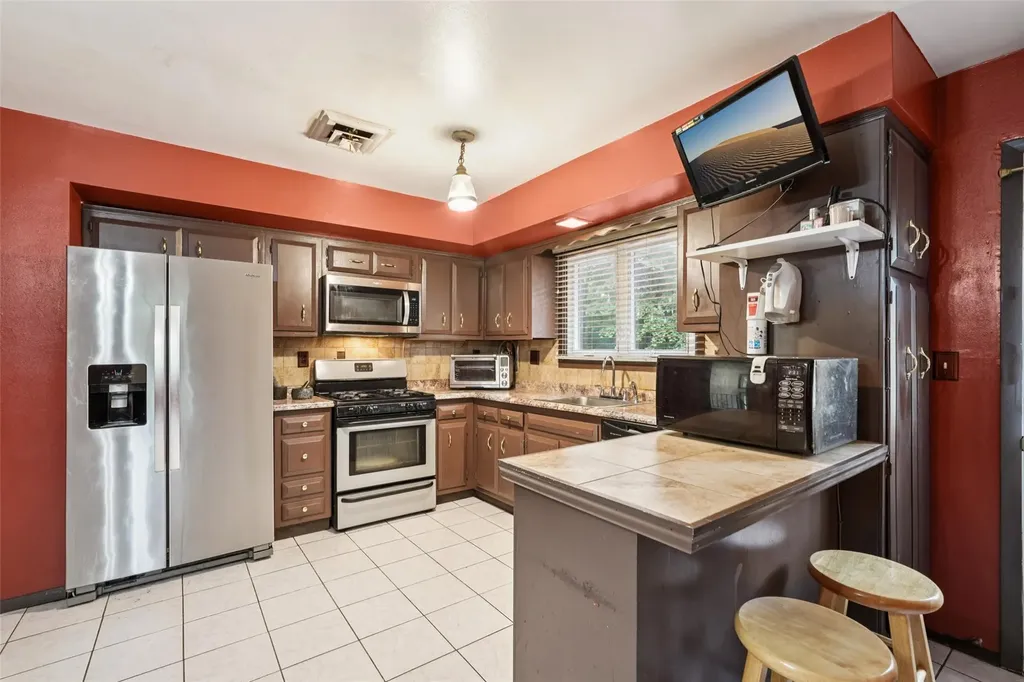 11 Lancaster Lane Monsey NY 10952