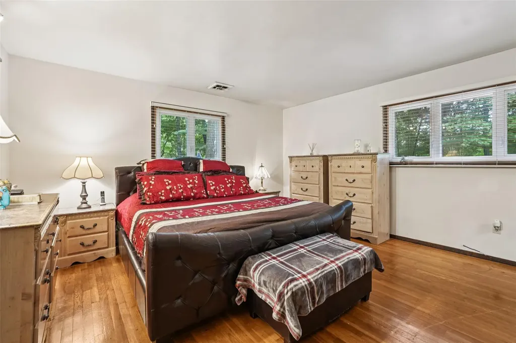 11 Lancaster Lane Monsey NY 10952