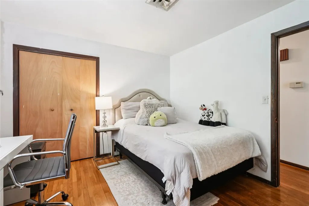 11 Lancaster Lane Monsey NY 10952