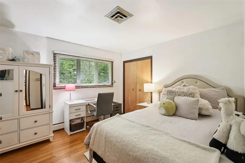 11 Lancaster Lane Monsey NY 10952