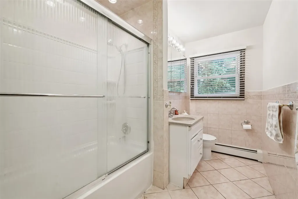 11 Lancaster Lane Monsey NY 10952