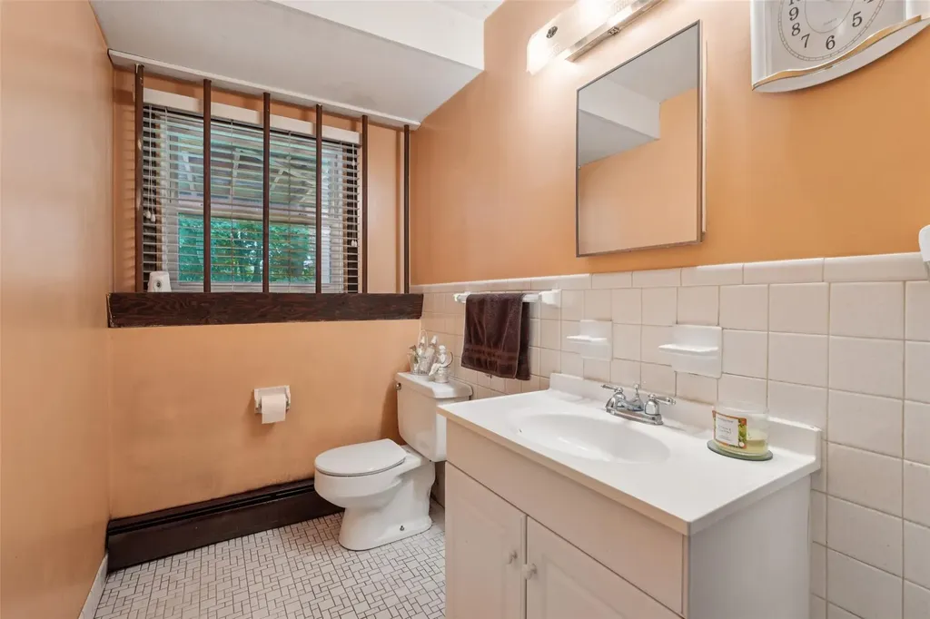 11 Lancaster Lane Monsey NY 10952