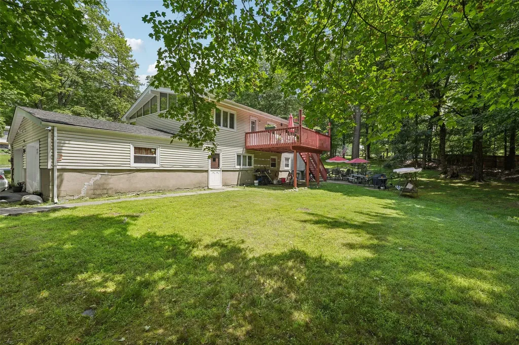 11 Lancaster Lane Monsey NY 10952