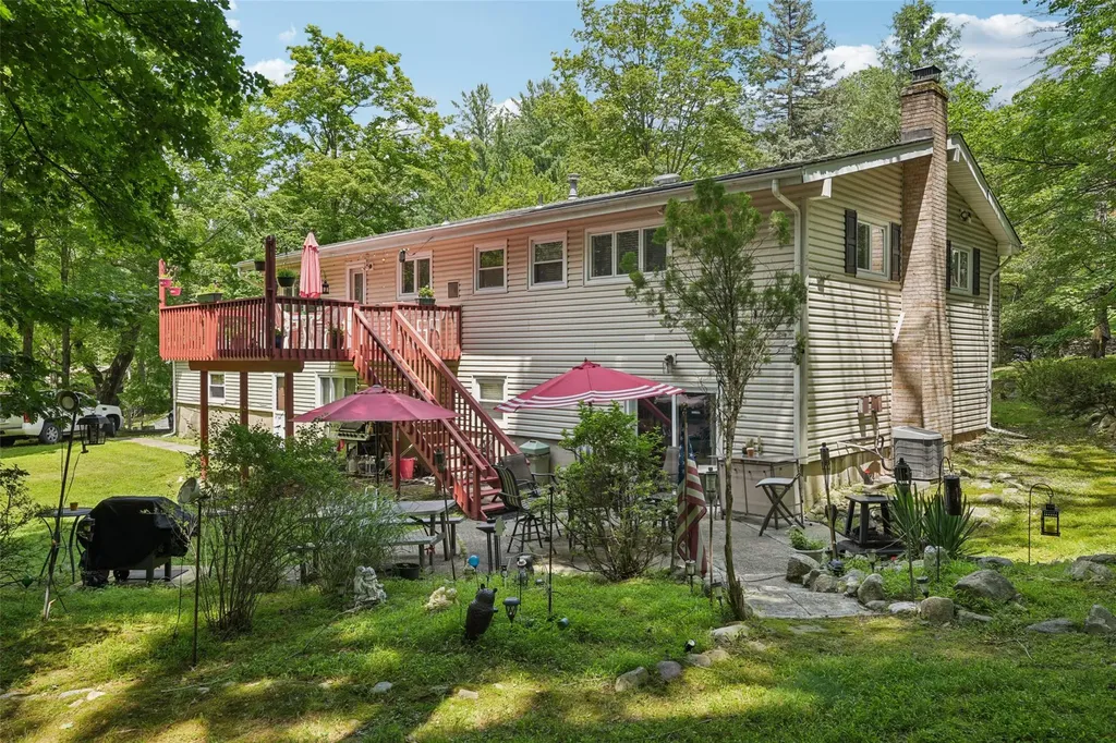 11 Lancaster Lane Monsey NY 10952