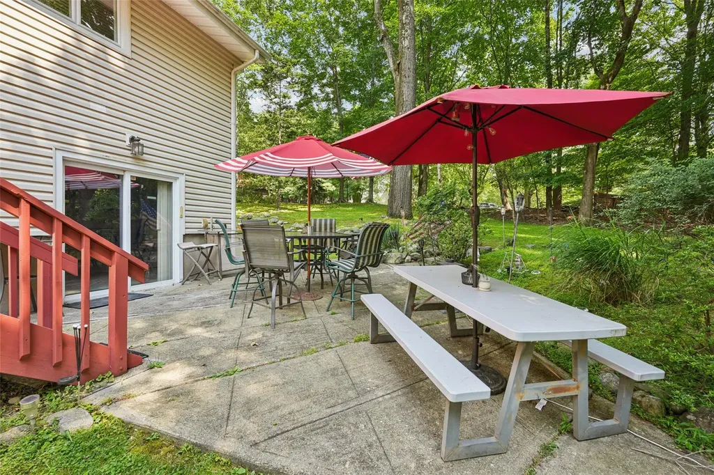 11 Lancaster Lane Monsey NY 10952