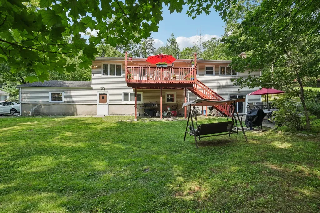 11 Lancaster Lane Monsey NY 10952