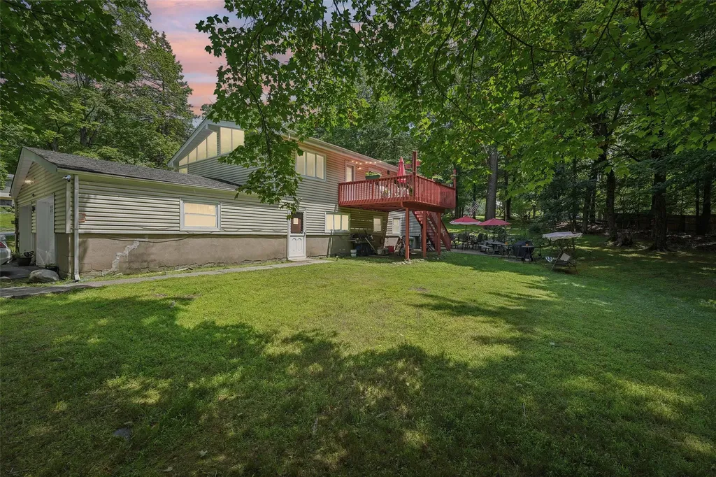 11 Lancaster Lane Monsey NY 10952