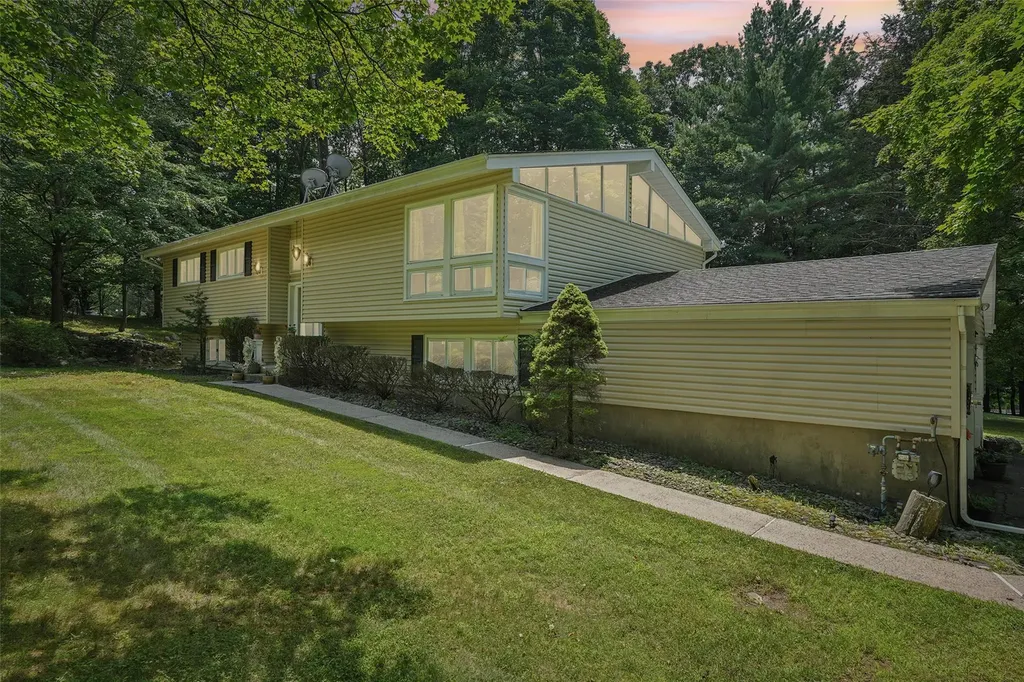 11 Lancaster Lane Monsey NY 10952