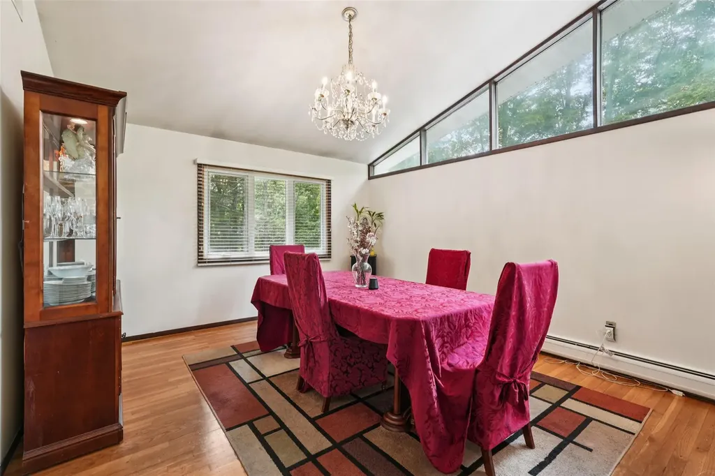 11 Lancaster Lane Monsey NY 10952
