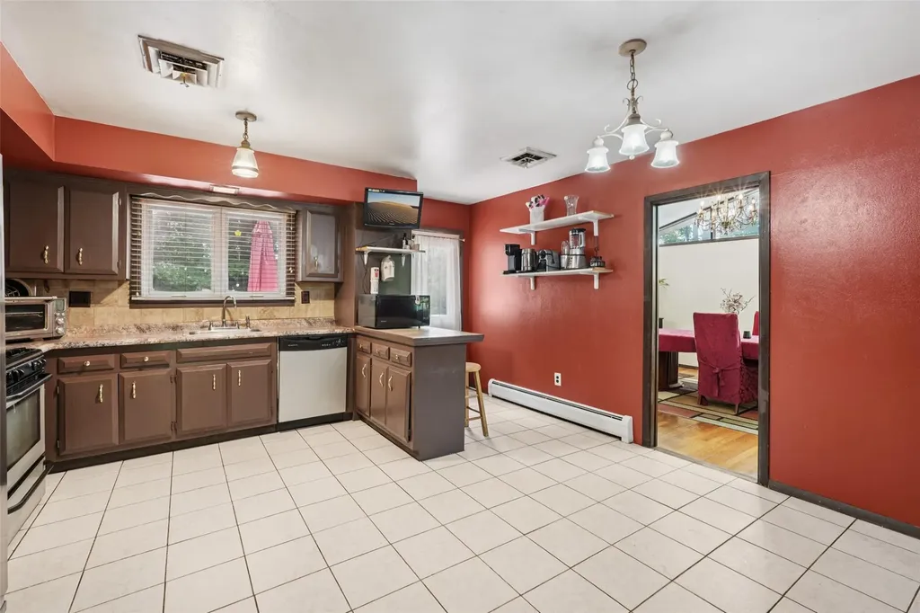11 Lancaster Lane Monsey NY 10952