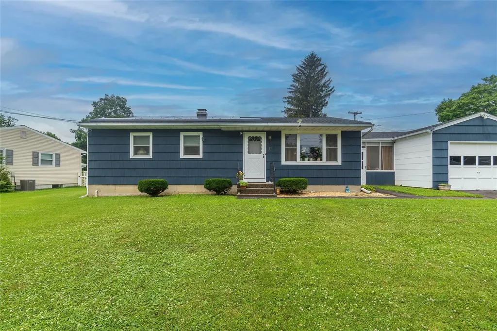 2 Flamingo Drive Poughkeepsie NY 12601