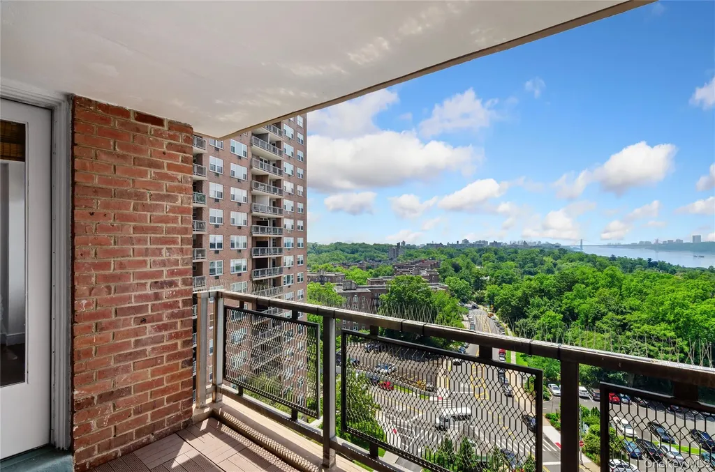 5700 Arlington Avenue Bronx NY 10471