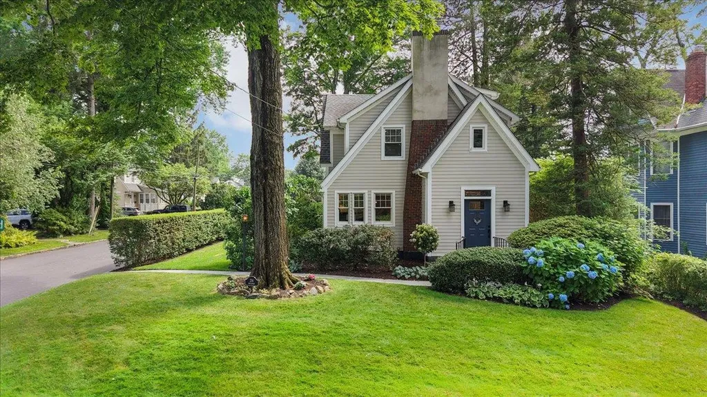 216 Boulevard Scarsdale NY 10583
