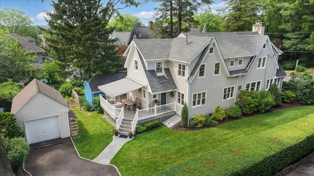 216 Boulevard Scarsdale NY 10583