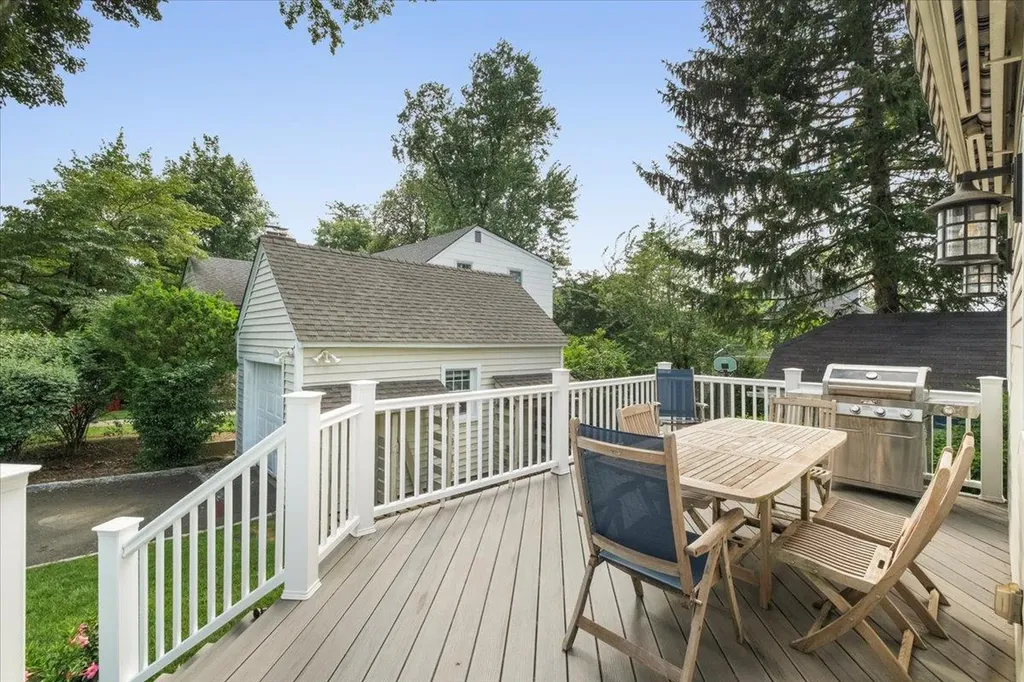 216 Boulevard Scarsdale NY 10583
