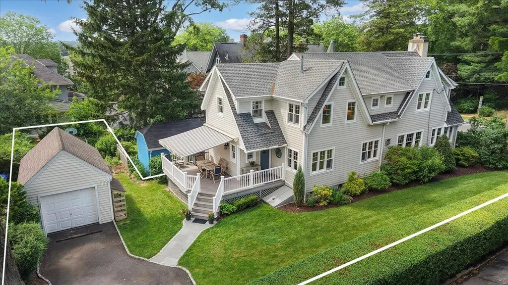 216 Boulevard Scarsdale NY 10583
