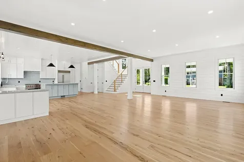 16 Lovers Lane Aquebogue NY 11931