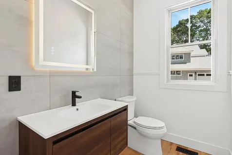 16 Lovers Lane Aquebogue NY 11931