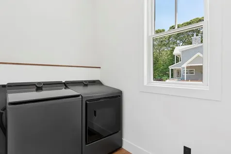 16 Lovers Lane Aquebogue NY 11931