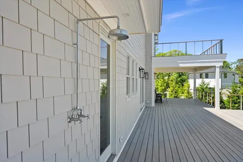 16 Lovers Lane Aquebogue NY 11931