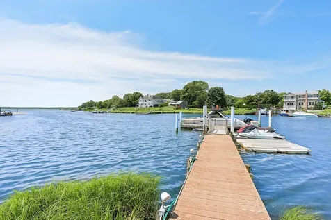 16 Lovers Lane Aquebogue NY 11931