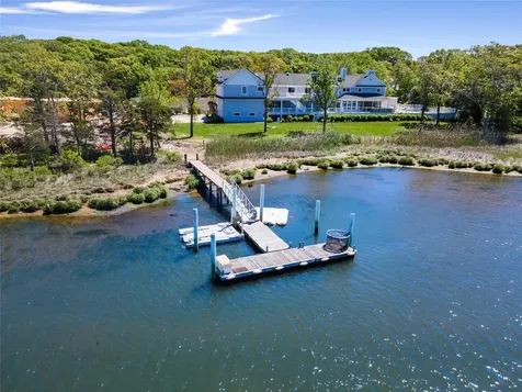 16 Lovers Lane Aquebogue NY 11931