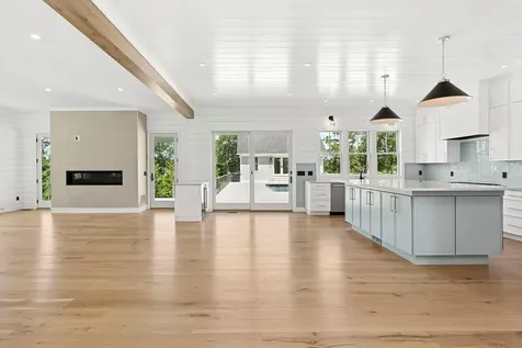 16 Lovers Lane Aquebogue NY 11931