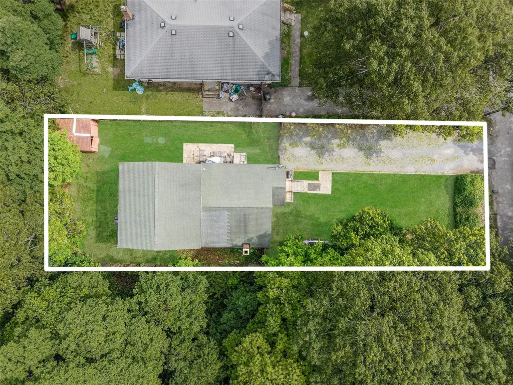 5 Broadway Shirley NY 11967