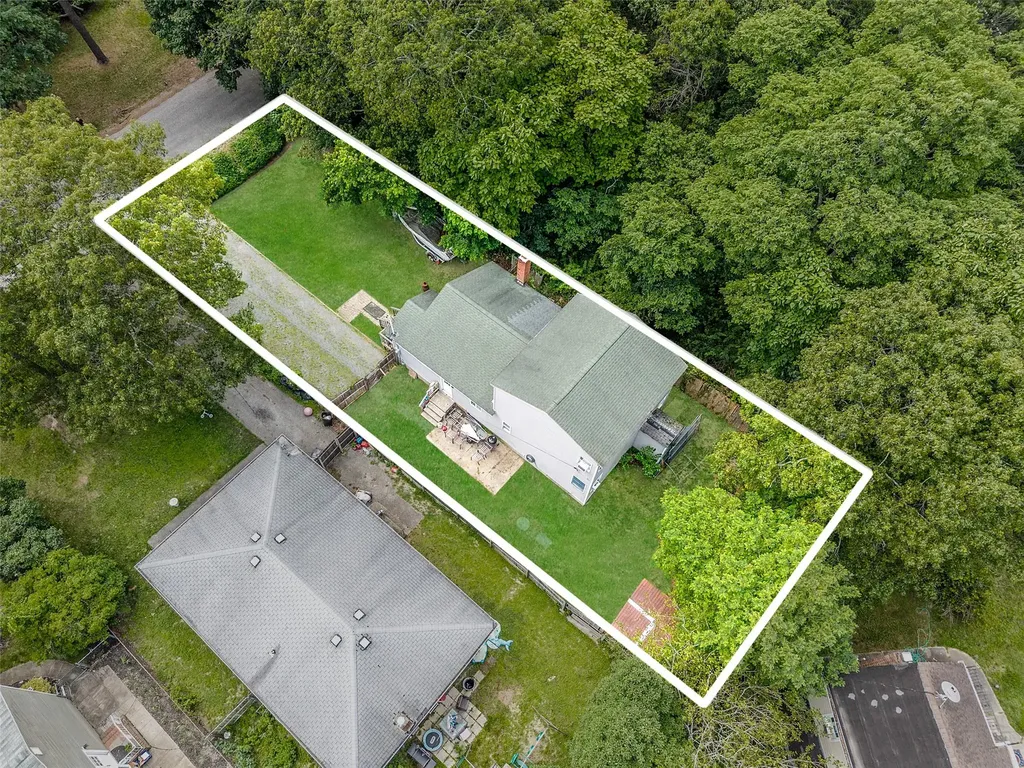 5 Broadway Shirley NY 11967