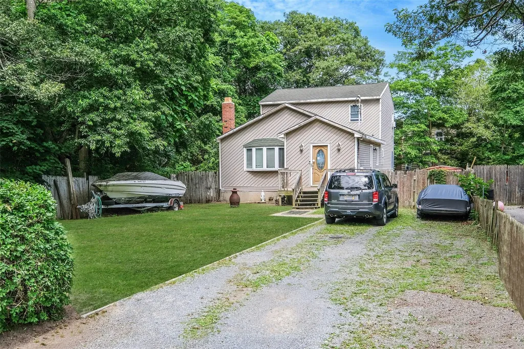 5 Broadway Shirley NY 11967