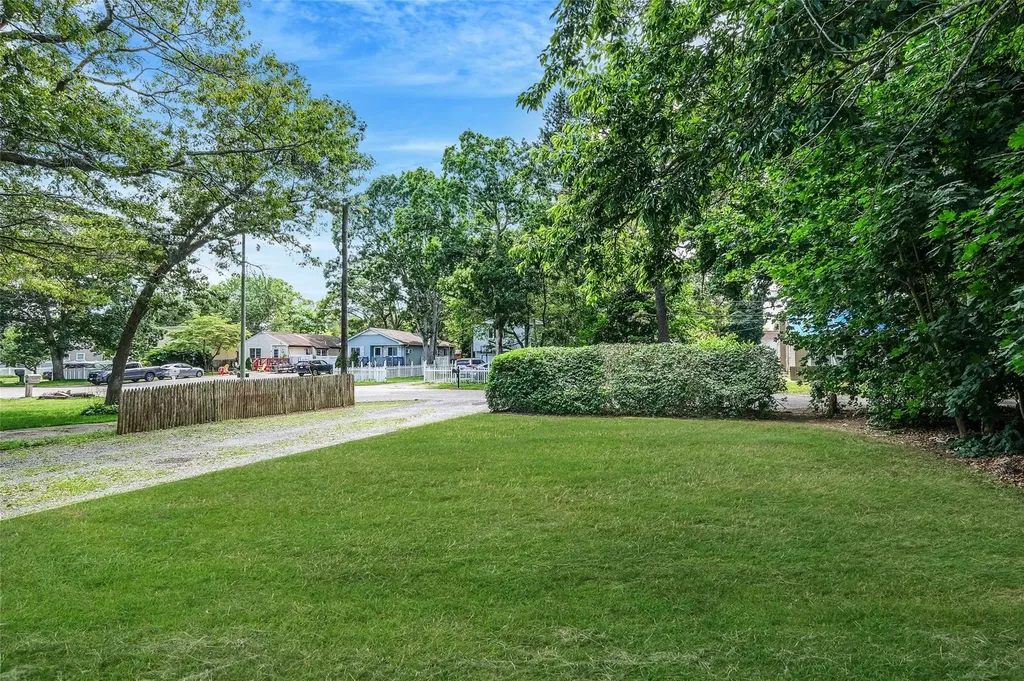 5 Broadway Shirley NY 11967