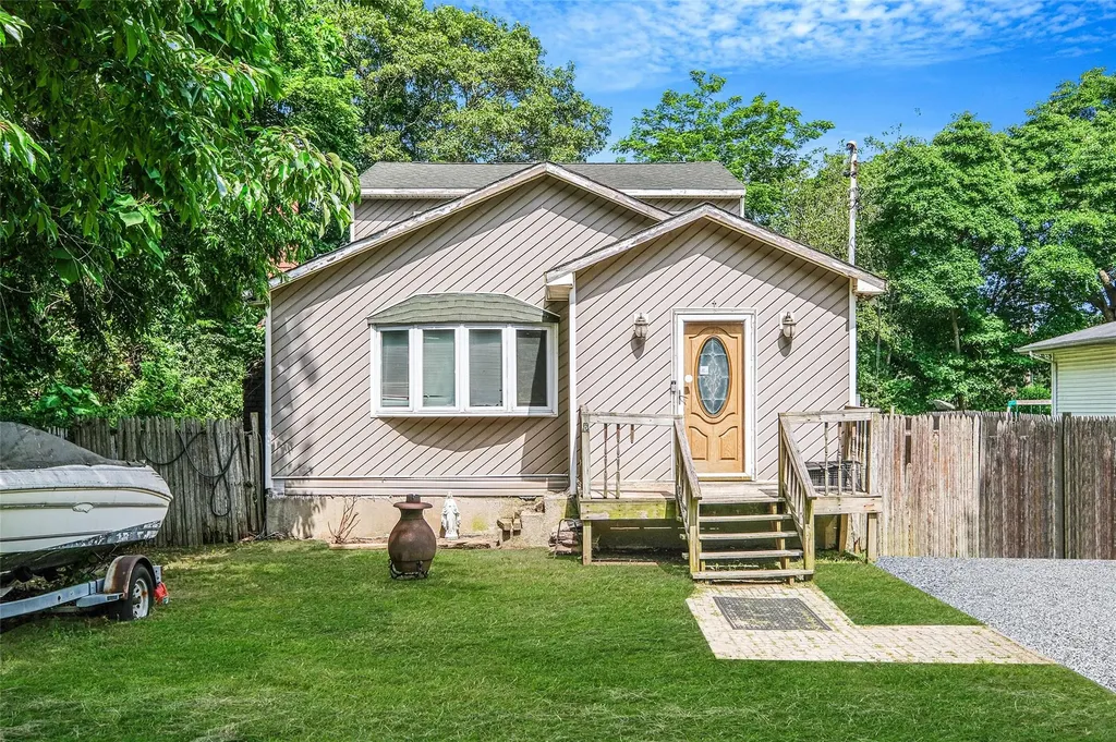 5 Broadway Shirley NY 11967