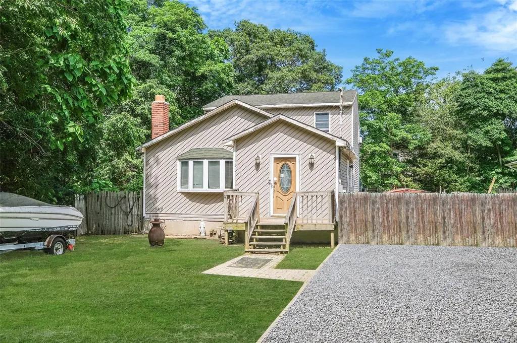5 Broadway Shirley NY 11967