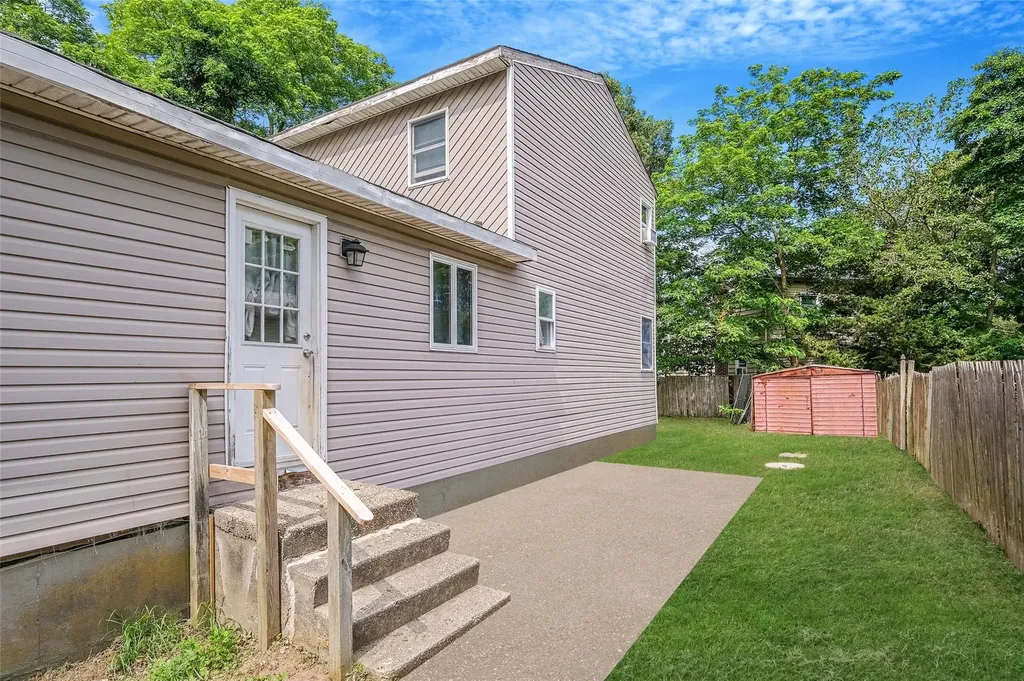 5 Broadway Shirley NY 11967